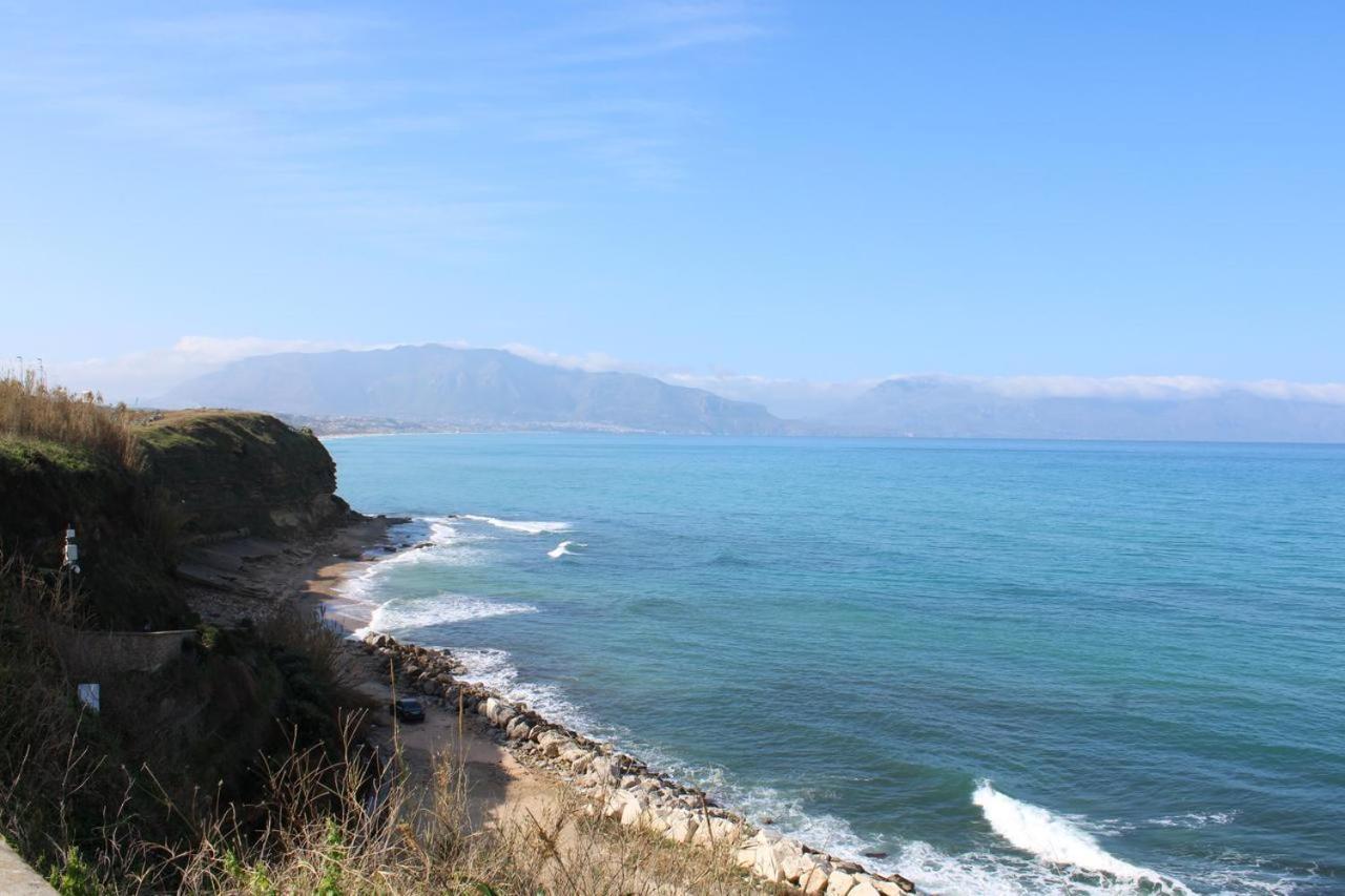 Appartamento La Stanza Vicino Al Mare , Una Camera Da Letto E Bagno Con Balcone Vista Mare Balestrate